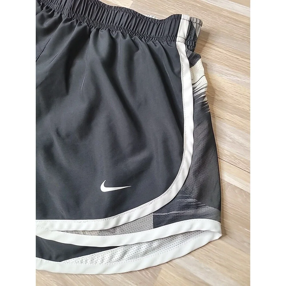 Nike Dri-FIT Tempo Running Shorts Women's Size Medium Black White‎ Athletic